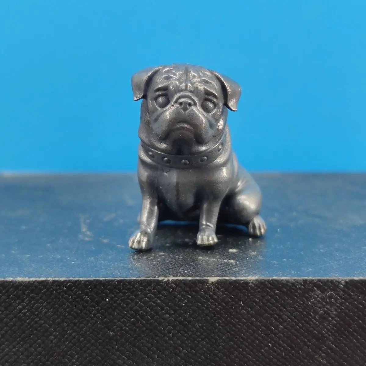

Antique Brass Pug Dog Statue Puppy Figurine for Living Room Decor Miniature Pet Sculpture Home Accent Lucky Animal Ornament Gift