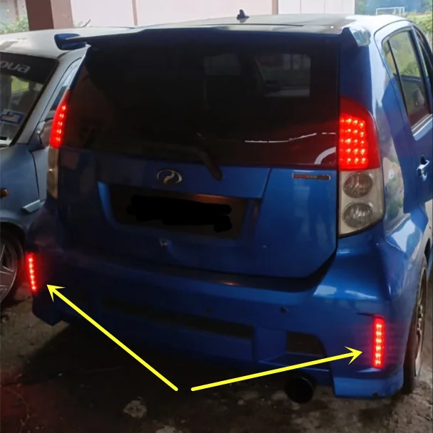 1 Pair LED Car Rear Bumper Reflector Light For Toyota NOAH VOXY 80 Pruis 40 Series