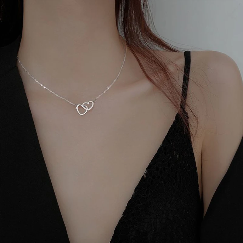 女性のためのハート型の魅力的なミニマリストのネックレス,ダブルジュエリー,チャーム付き,ギフト,2023