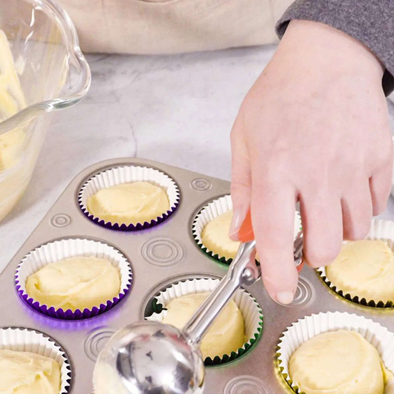 الغذاء الصف 100 قطعة أكواب الخبز كب كيك الكعك بطانات ورقة كوب قوالب الخبز الشحوم مغلفة كب كيك كعكة أدوات