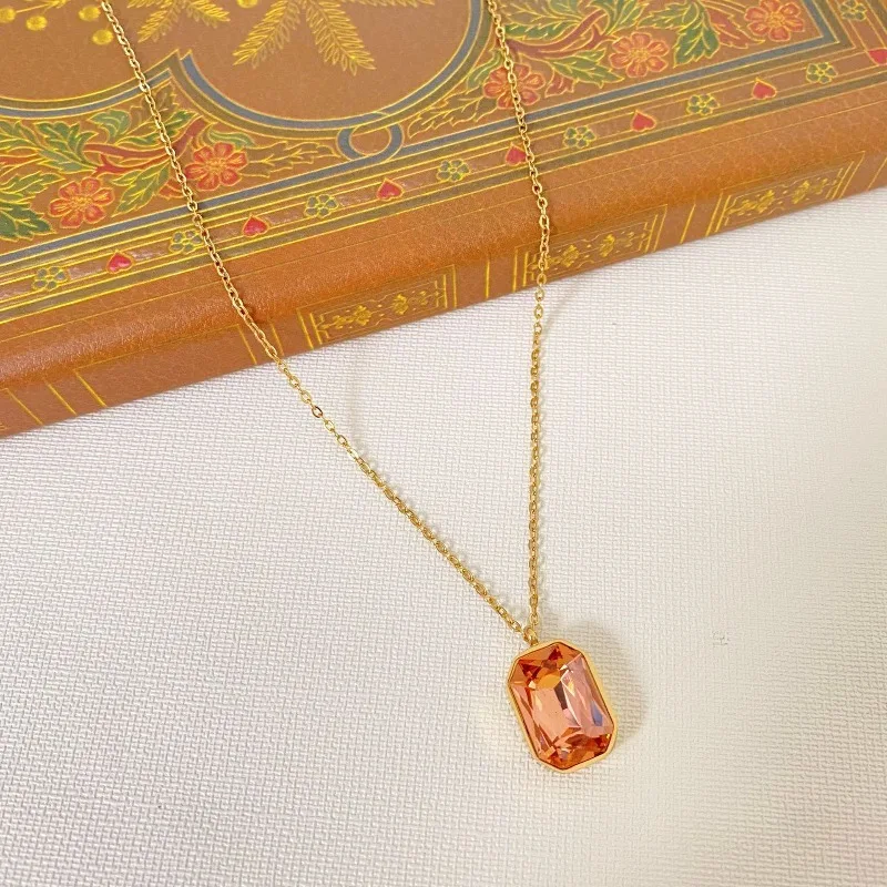 

Gold Orange Crystal Pendant Necklace Geometric Square Cubic Zirconia Crystal Pendant Necklace Jewelry For Women Gifts