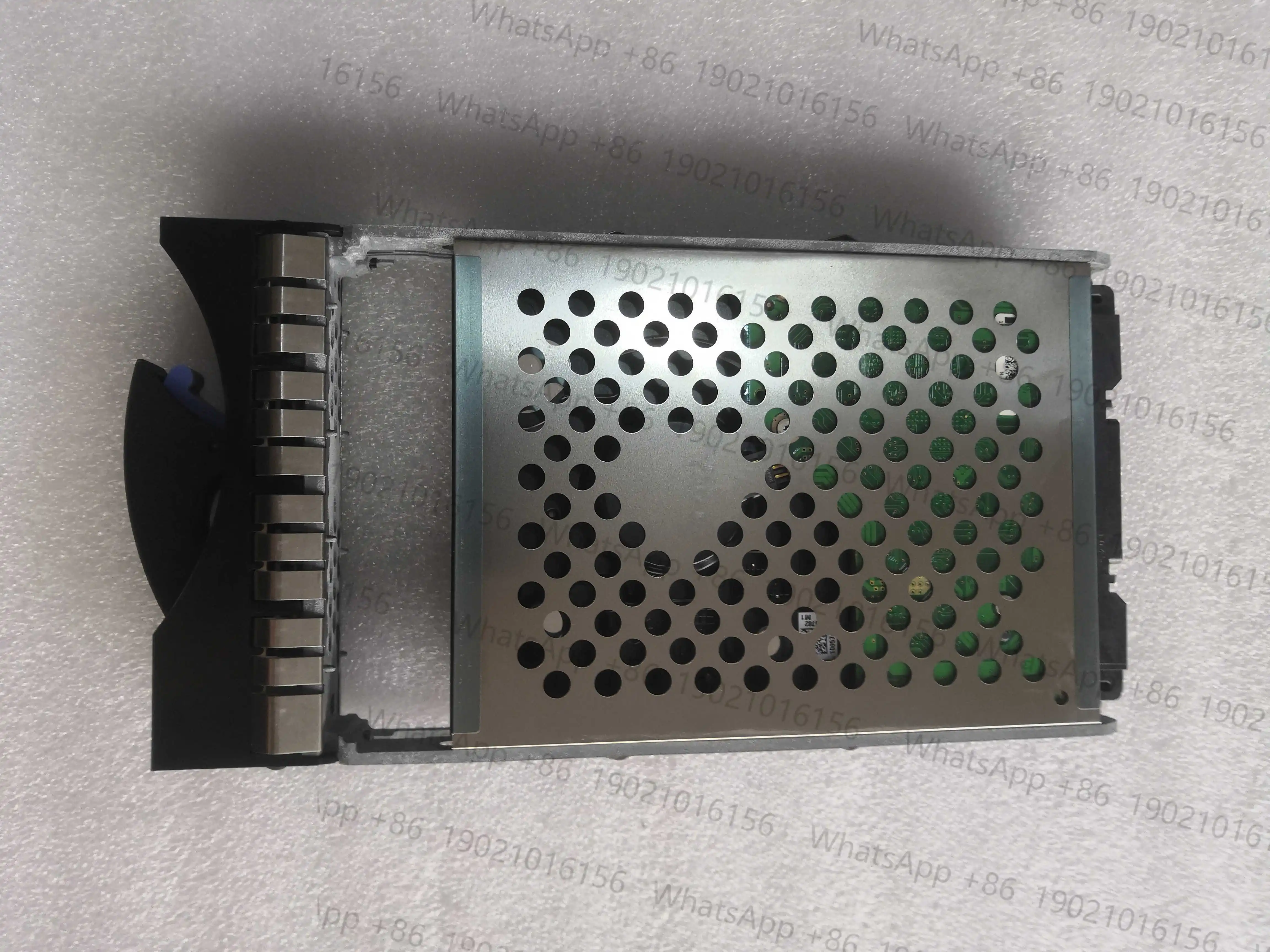 

Жесткие диски IBM300GFC15K.45W2323,17P8581,41Y8487,98Y4039