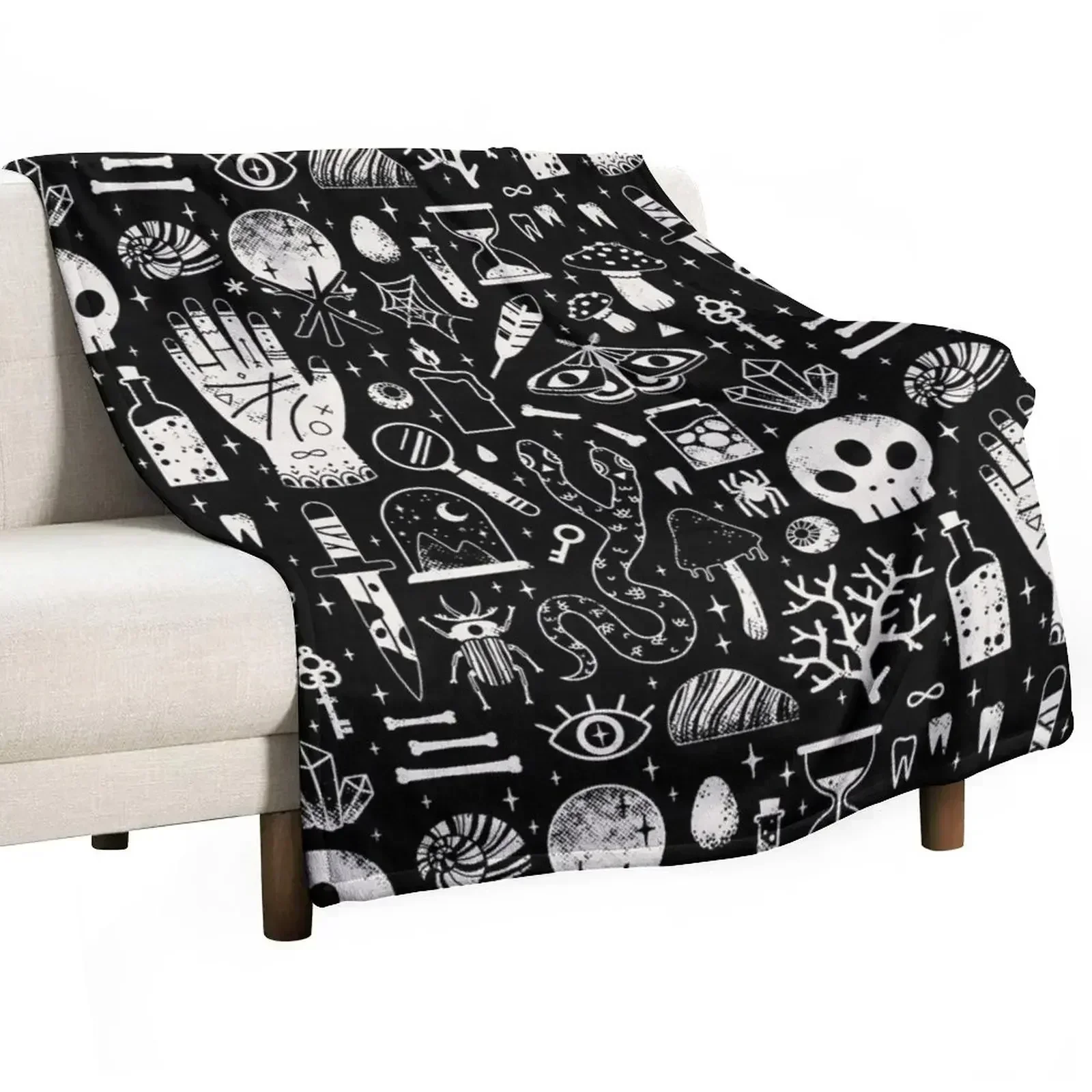 Curiosities: Bone Black Throw Blanket Warm Tourist Soft Plaid Thins Blankets