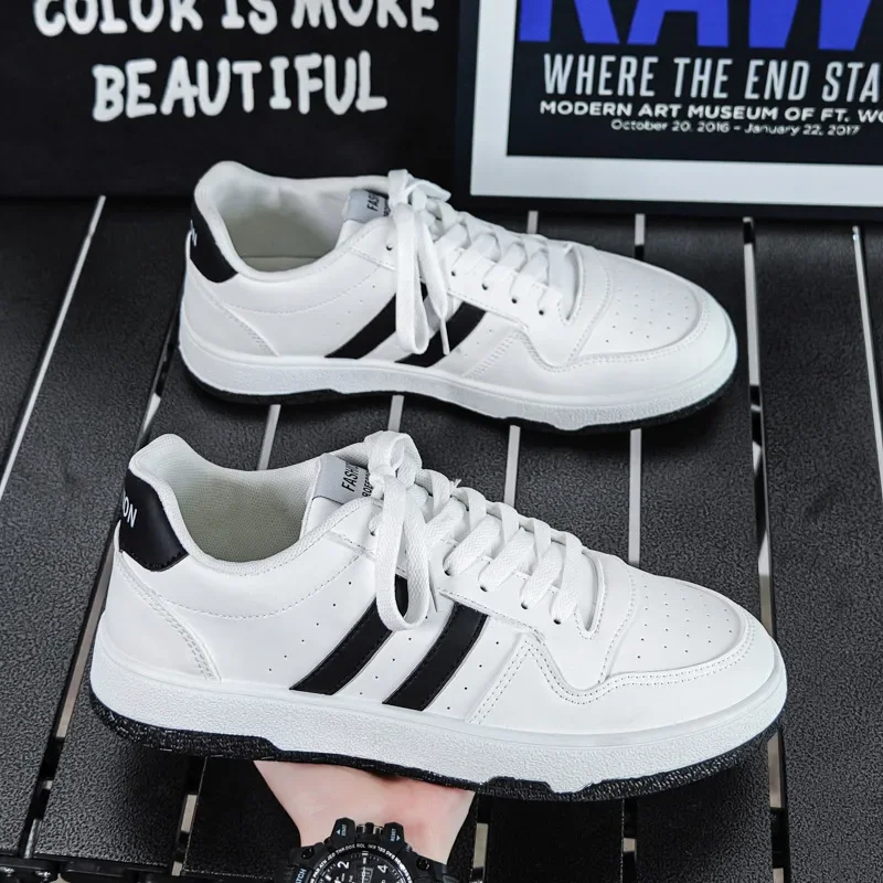 Men White Sports shoes 2024 New Comfortable Mesh Breathable Men's Casual Sneakers Versatile Lace-up Vulcanized Shoes Man Shoes