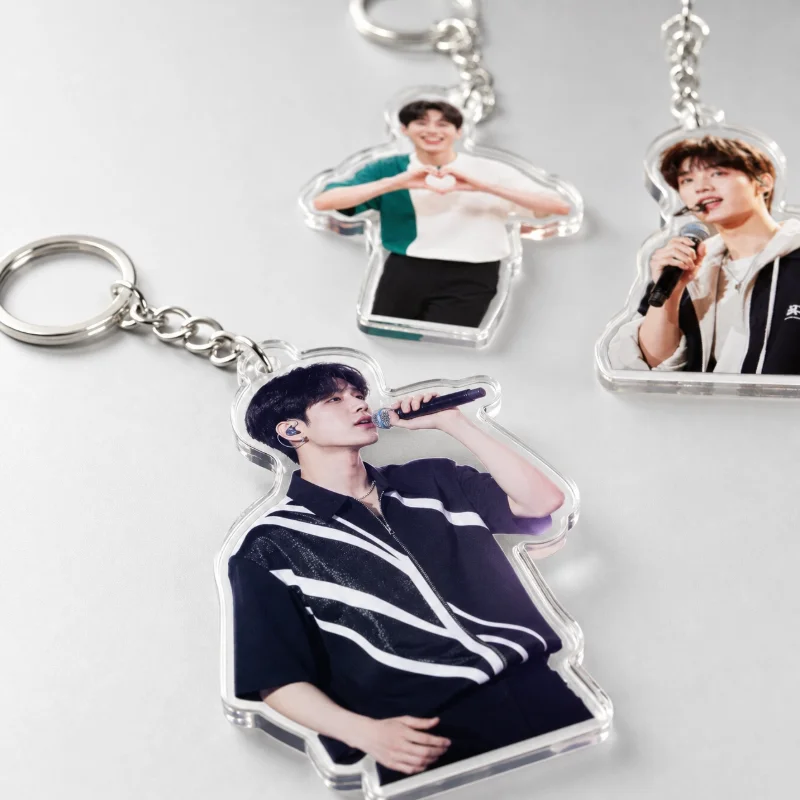Custom Keychains Cartoon photo Key Chain Photo Customized Anime Charms pop star Clear Acrylic Personalized Designer Keychains