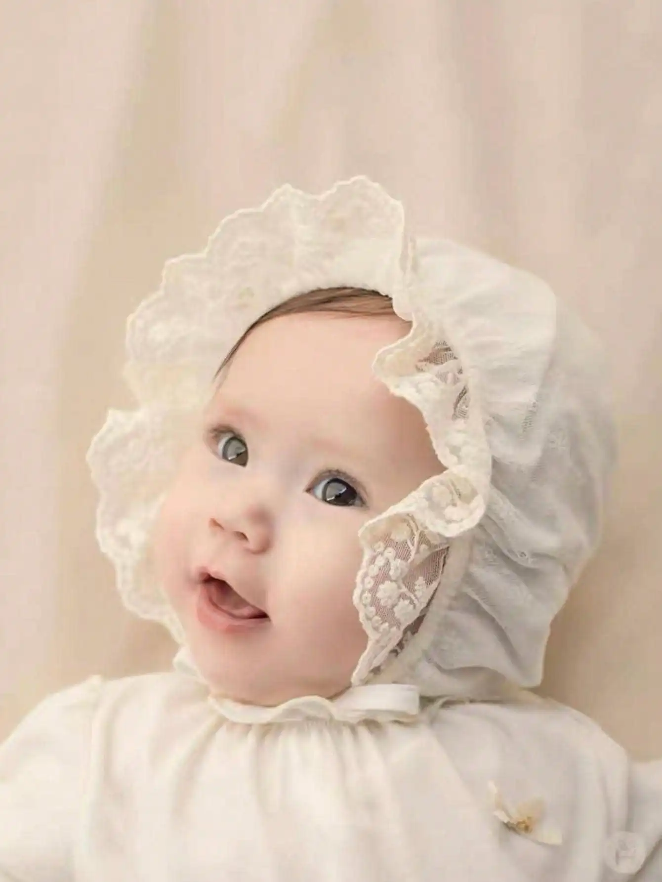 

1Pc 6-12 Months Baby Girls White Lace Flower Bonnet Retro Heavy Embroidery Soft Court Style Infant Hat