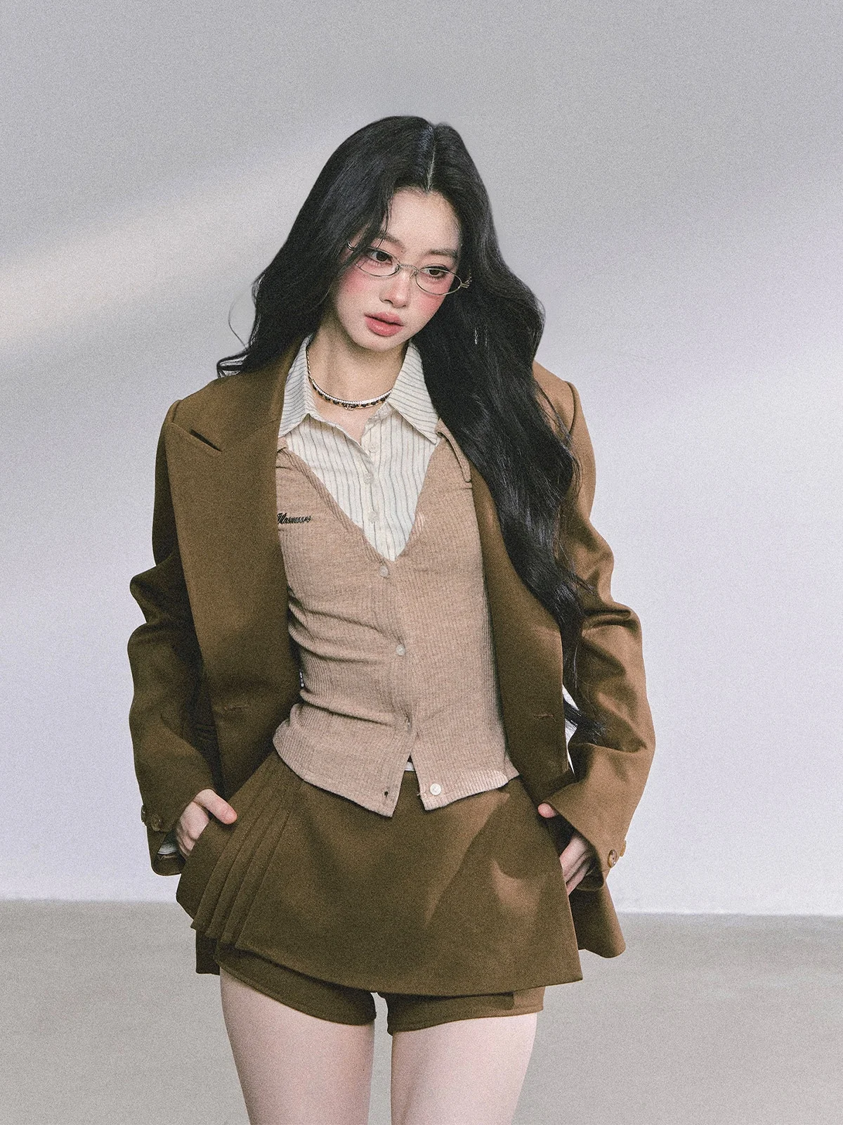 

AOMALM Toronto Autumnal Briti Sle Profional Women's Two-Piece Set Faionable Busin Outfit for Adults