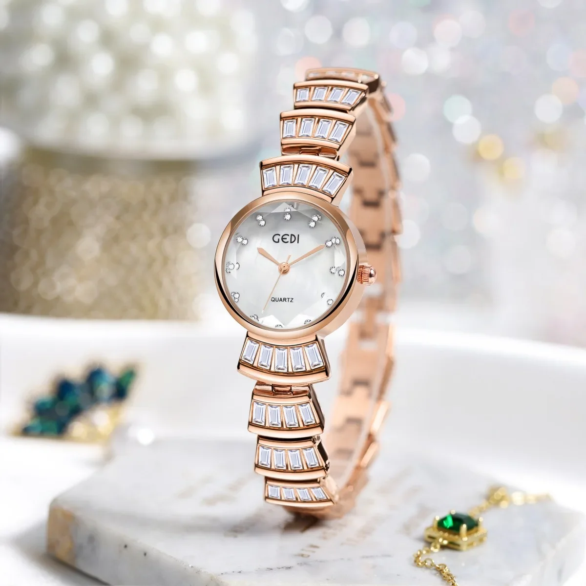 

Watch for Women New Fritillaria Bracelet Strap Luxury Women Waterproof Quartz Wristwatches Fashion Exquisite Diamonds Relogios