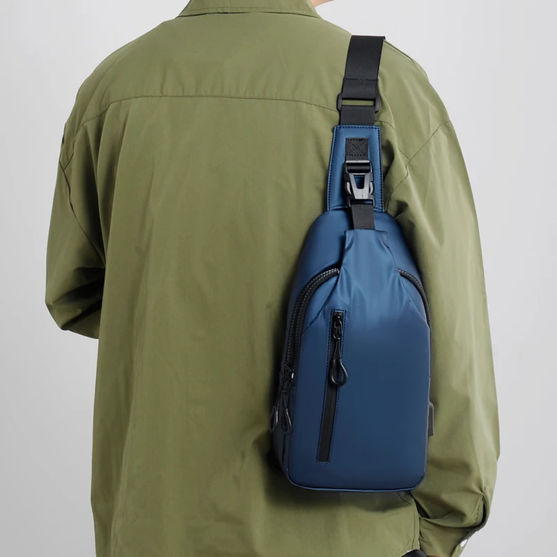 Stable color matching, large capacity crossbody bag, reasonable partitioning, and simple shoulder bag, comfortable chest bag