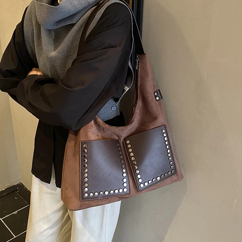 

Retro Rivet Armpit Bag 2025 New Trendy Cool Frosted Tote Bag Autumn and Winter Textured Commuter Shoulder Bag 163SY