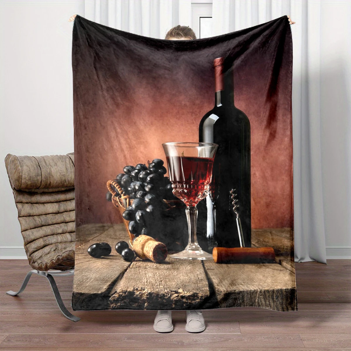 

Бокал для вина и вина на деревянном столе с фланелевым одеялом - кровать, диван, офис, путешествие, подарок, украшение, стул, уютный