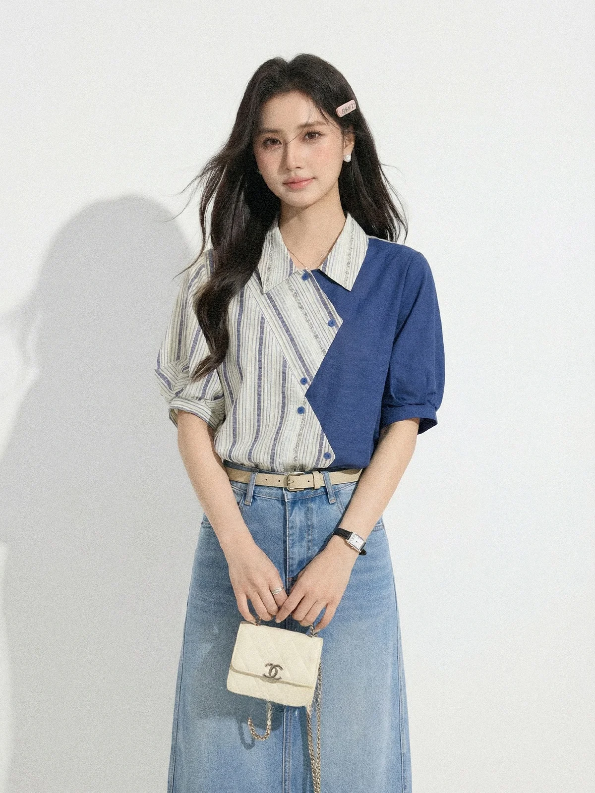 

Женская модная футболка Zhang Soda 2026: новая летняя модель с полосатым дизайном, коротким рукавом, цветовыми блоками, эффектом похудения, приятная к телу, дышащая