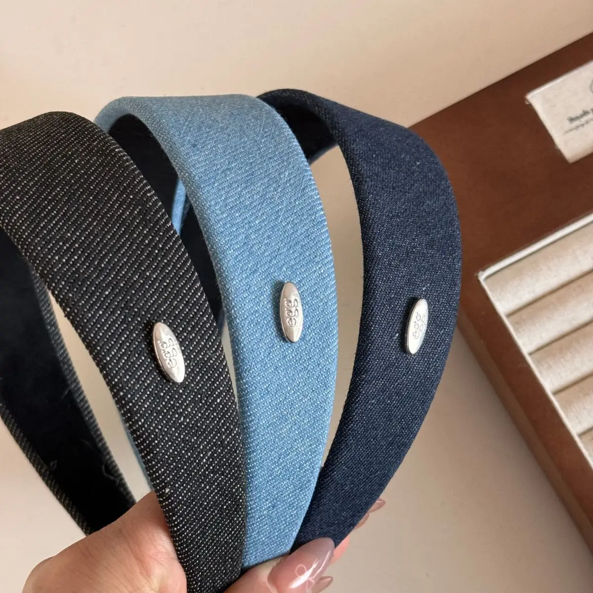 Sweet and Cool Denim Silver Small Round Label Light Blue Thin Headband Women's Daily New Retro Niche Advanced Face Wash Headband