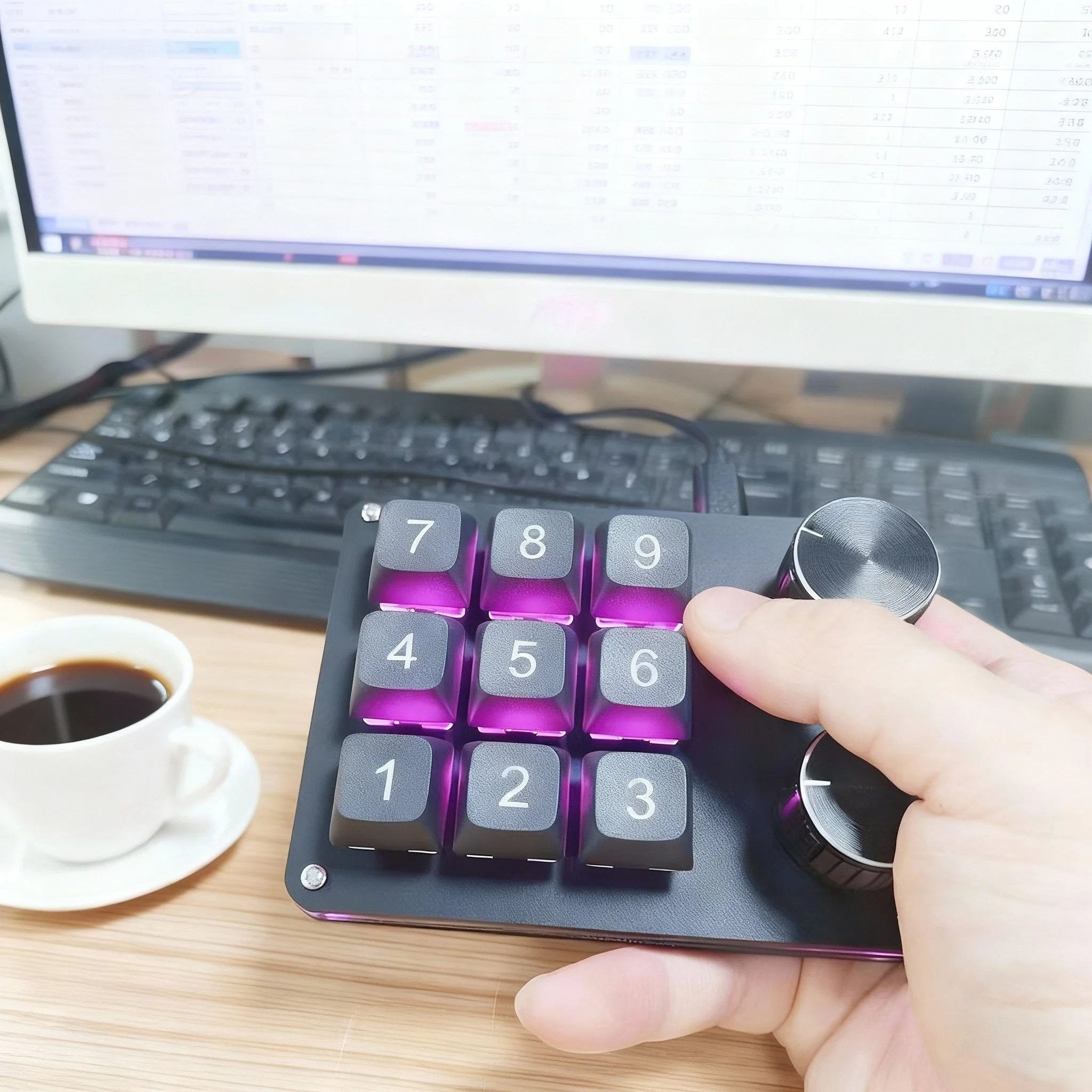 

Custom Design Mini Keyboard for Office Use Plug And Play Adjustable Backlight System Stability