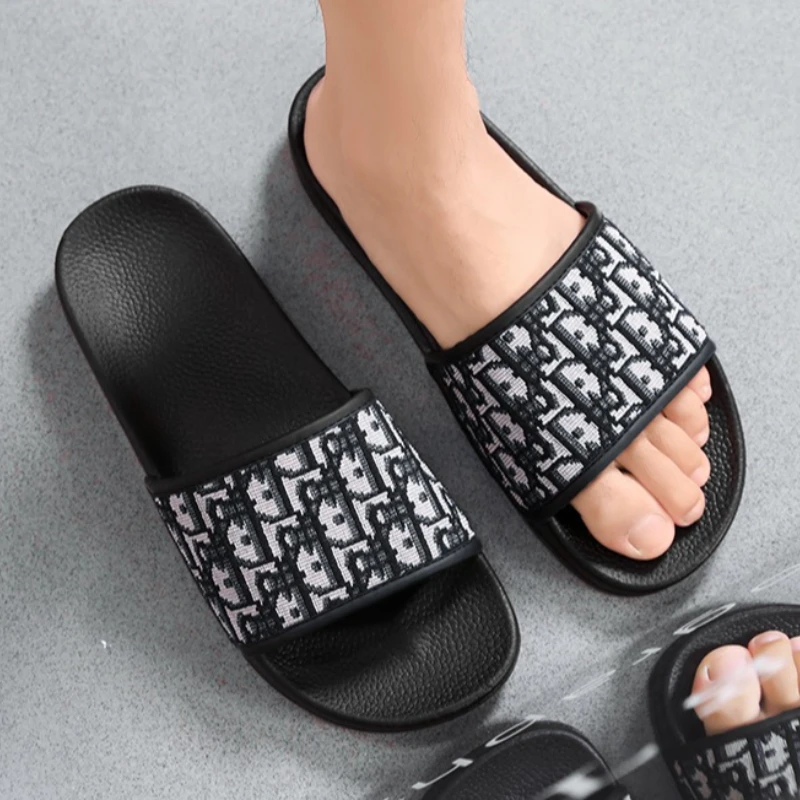 

Men's Beach Flat Lightweight Breathable and Comfortable Summer Quick-drying Anti-slip Checkered Casual Plus-size Flip-flops