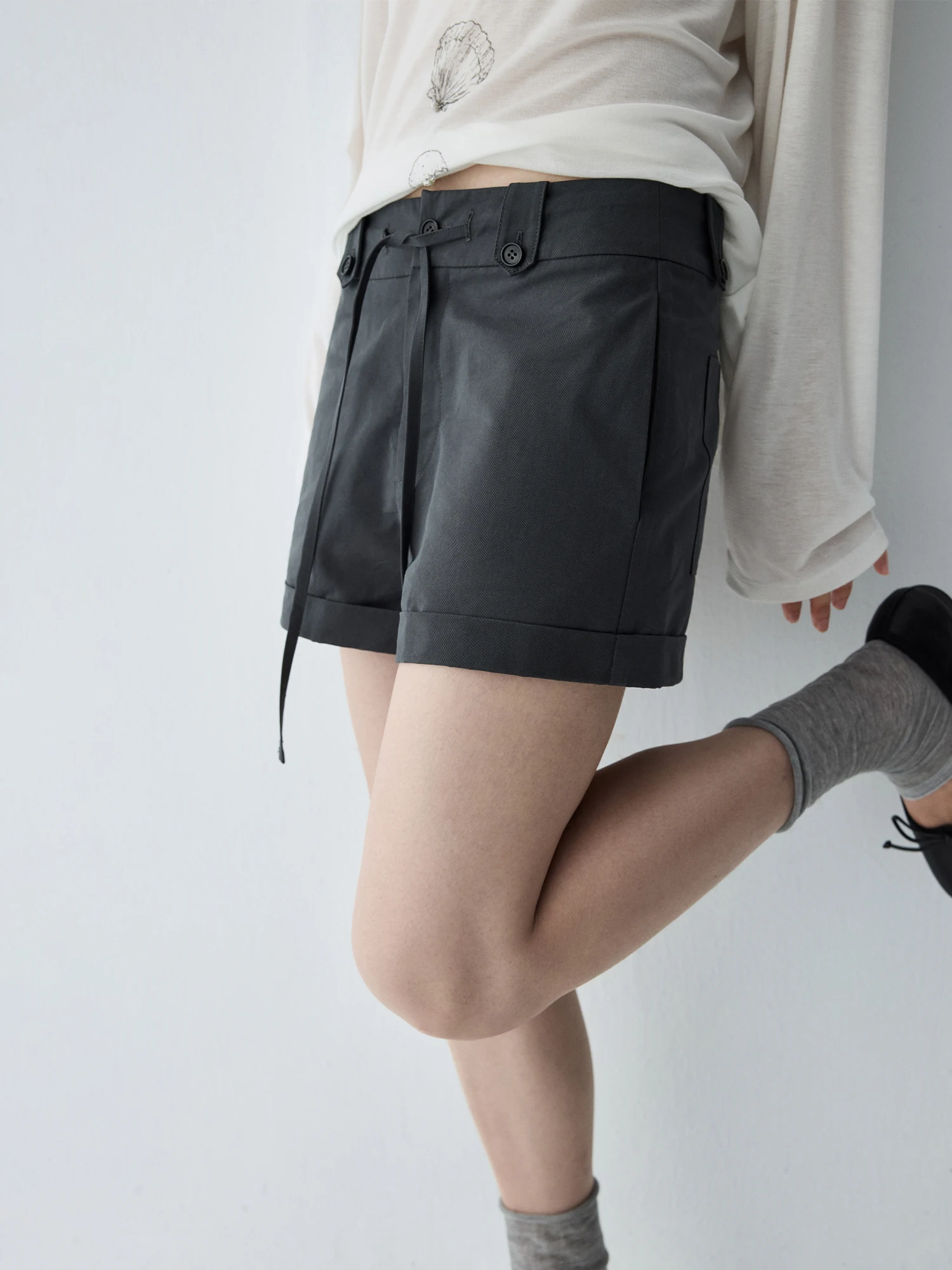 

Casual Cotton Sensation Workwear Shorts Haverice Restaurant Old Street Wander Straight Leg Cuffed Drawstring Shorts for Women