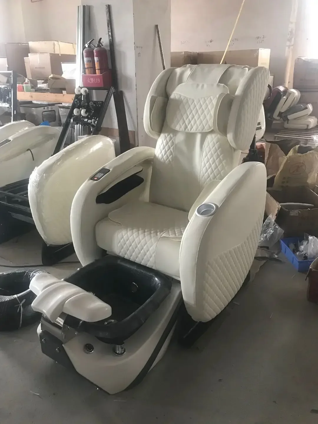 

-For Bomacy New Model Salon Furniture Super Comfortable Luxury Foot SPA Pedicure Chair With Massage