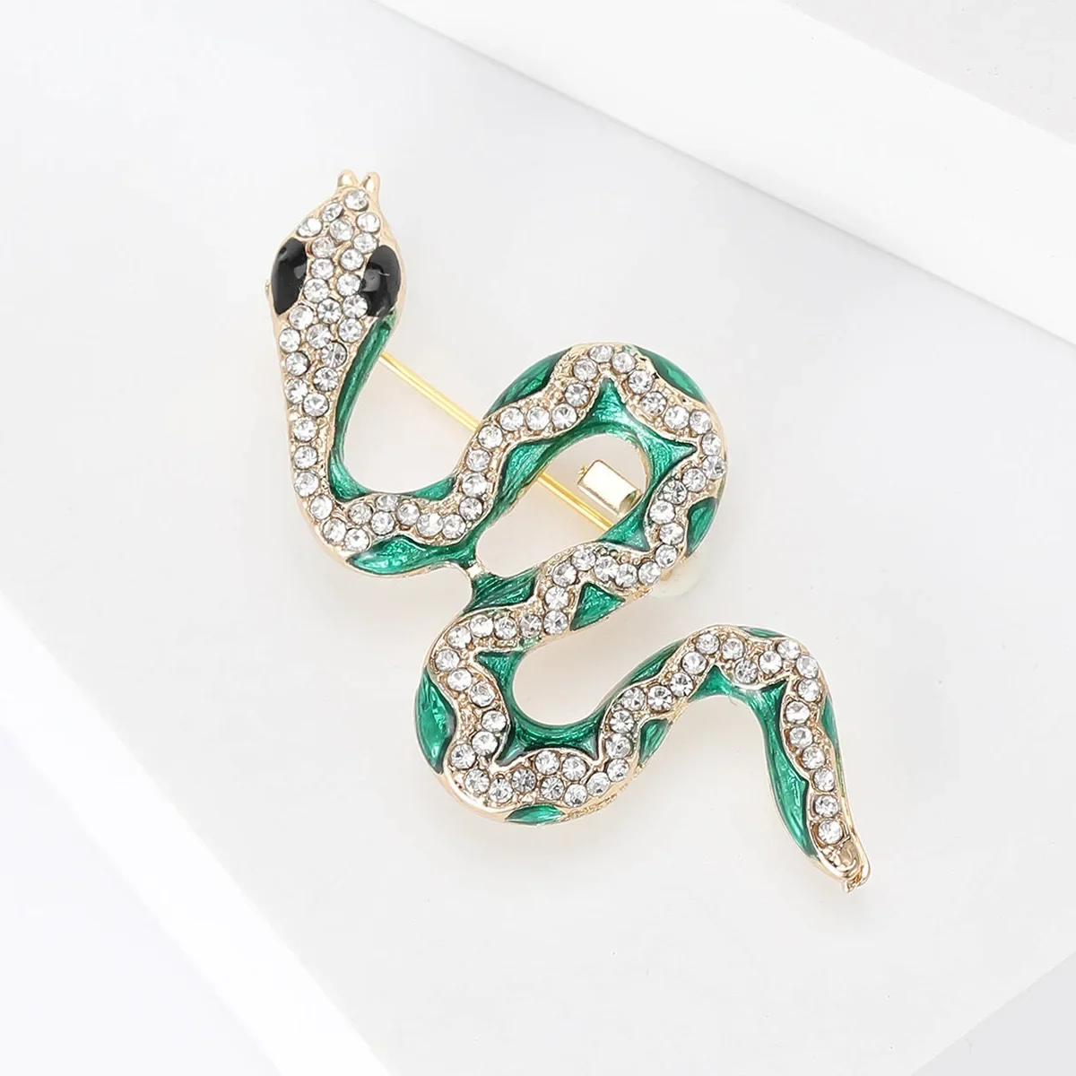 Green Snake Brooch Pin Vintage Imitation Crystal Rhinestone Animal Lapel Pin For Women Men Jewelry Accessories Gift