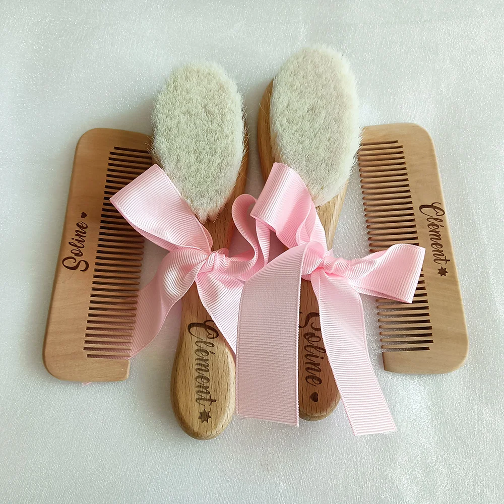 パーソナライズされた赤ちゃんの木制ブラシ、新生児ヘッドマッサージャー、ポータブルベビーコーム、ヘアバスブラシ、ベビーシャワーギフト
