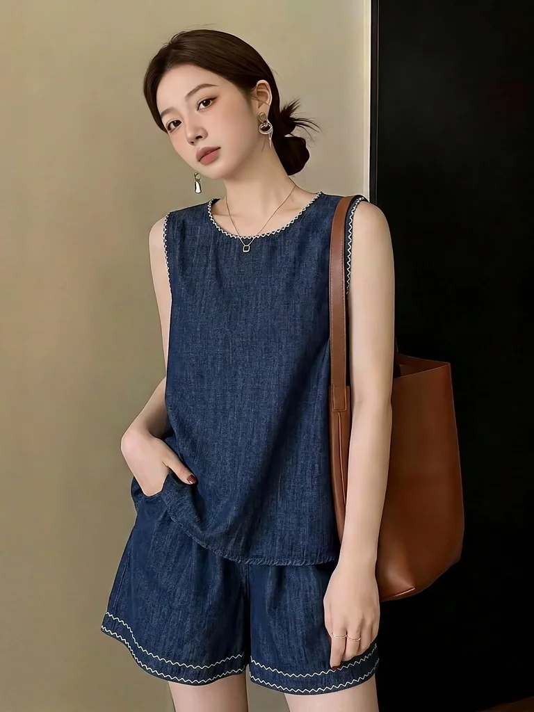 

plus Size Summer Commute Ready Denim Vest And Short Pants Two Piece Set Fashionable And Slimming for Women