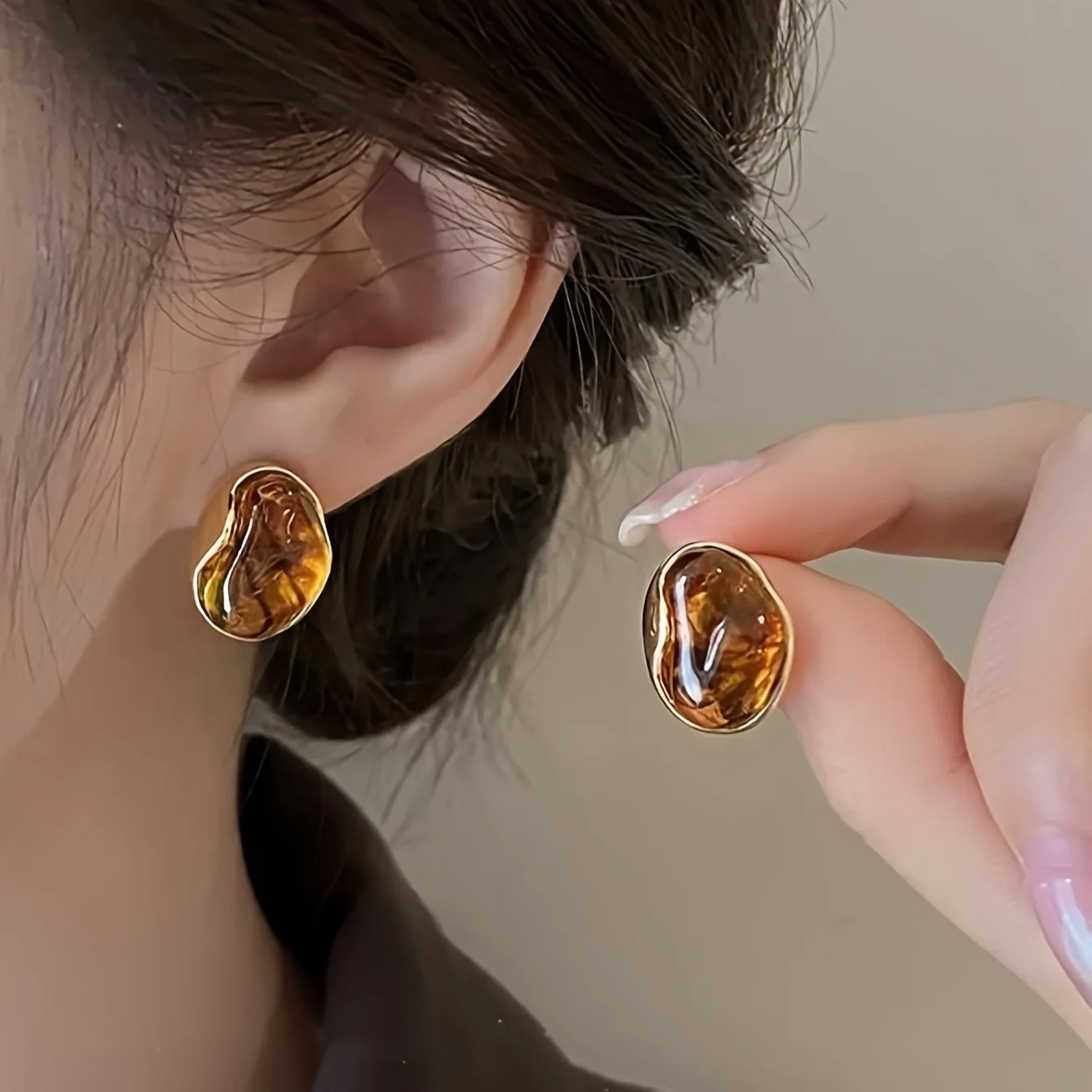 2026 New Brown Resin Tiger Eye Stone Dangle Earrings for Women Fashion Silver Needle Earring Personality Melard Color Jewelry