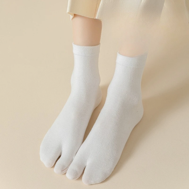 5 pairs comfortable two finger split toe socks spring anti odor sweat absorbing mid tube socks fashion sim ple women's socks