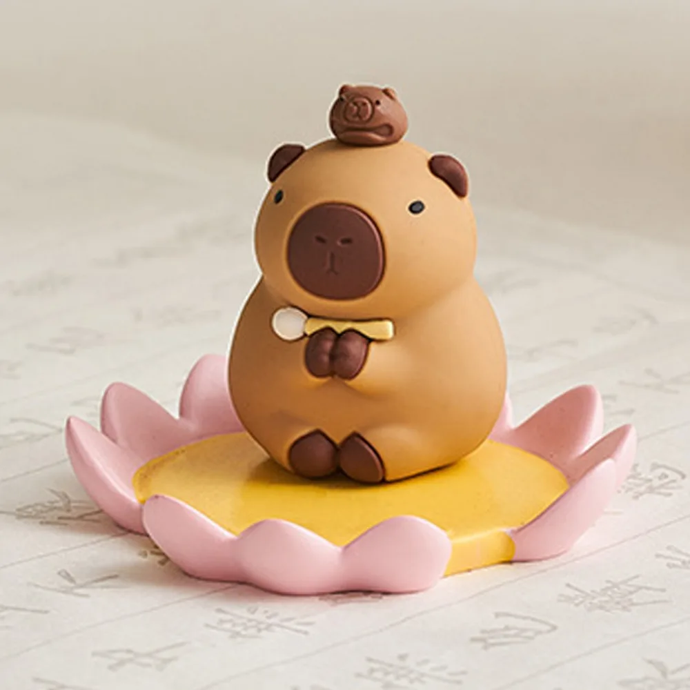 Phone Holder Resin Capybara Ornament Desk Decor Lotus Flower Capybara Model Toy Cute Cartoon Animal Figurines Decorative Gifts