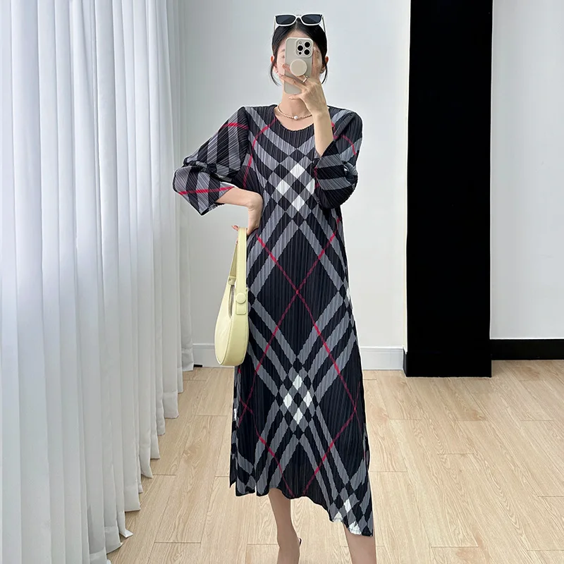 Miyake Dress Women\'s 2024 Spring and Autumn Season New Print Slim Fit Round Neck Shows Thin Temperament Pleated Long Dress