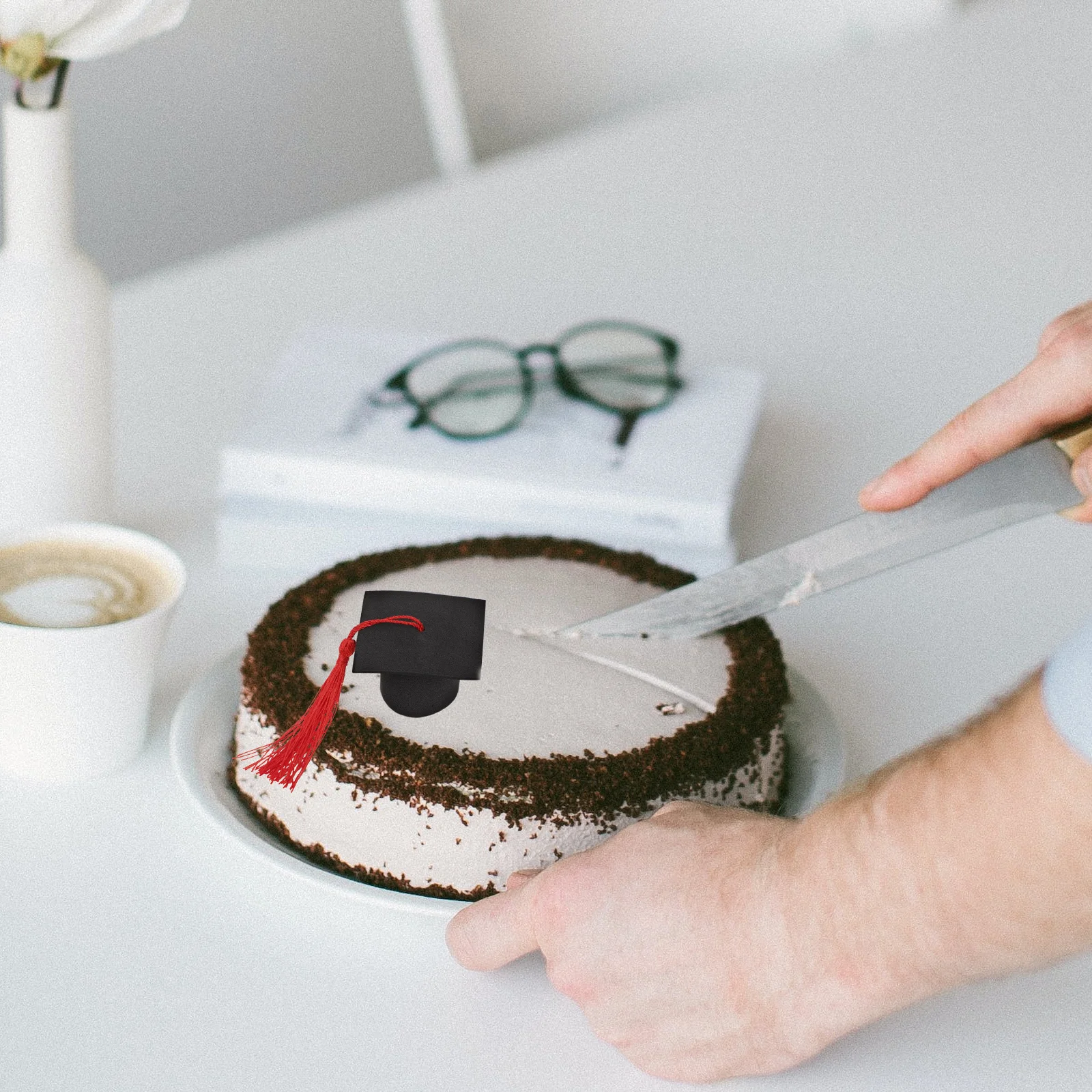 10Pcs Graduation Caps Decor Cake Topper Mini Ornament for Desktop Party Photography Landscape Decoration Lightweight Design