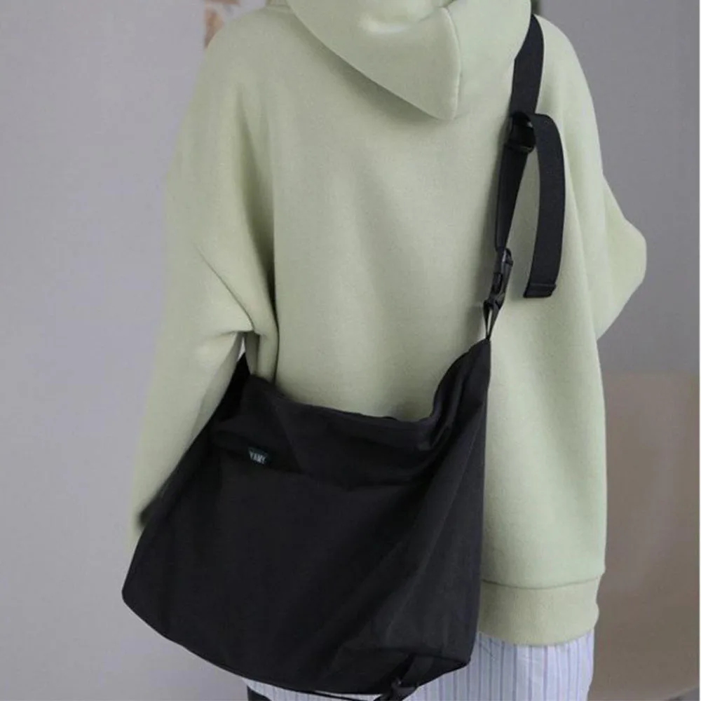 حقيبة ساعي البريد للرجال من Geestock بسعة كبيرة، حقيبة كتف كاجوال عبر الجسم للطلاب الذكور، أزياء السفر المدرسية للتنقل اليومي