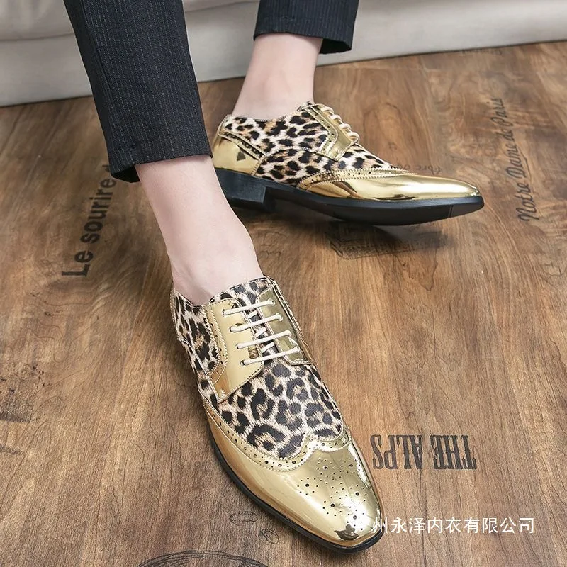 

Новинка 2025, мужские британские трендовые мужские туфли в стиле пэчворк с острым леопардовым принтом, мужские свадебные модельные туфли золотого и серебряного цвета, официальные туфли