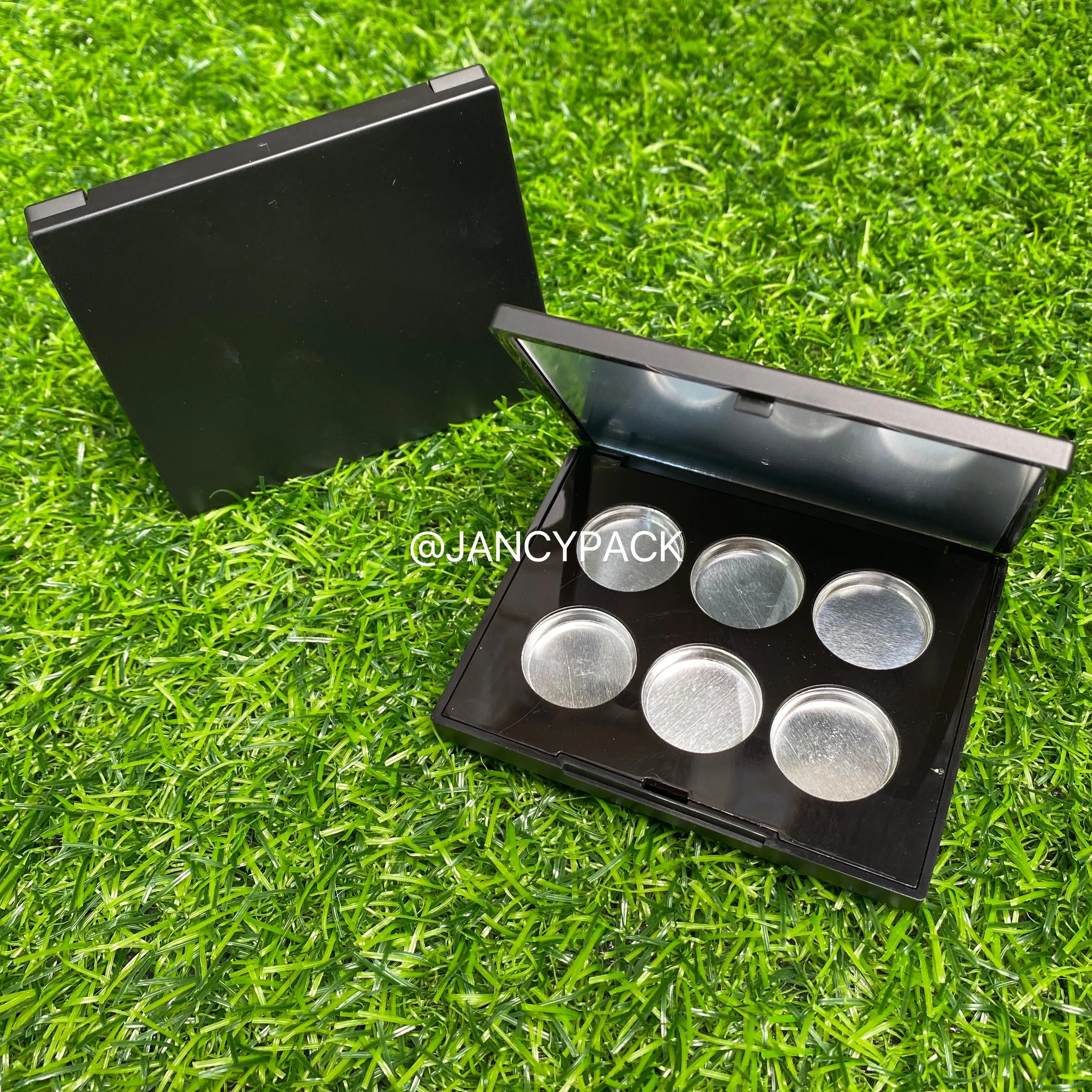 

Matte Black Cosmetic Powder Case with Aluminum Palette Pans Mirror Eyeshadow Palettes Eyeshadow Subpackaging Boxes for Women