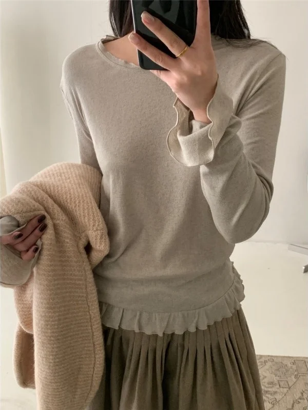 

Spring 2026 Early Faionable Long Sve round Ne T-irt Wooden Design Base Layer Inner Wear Top Women's Knitted irt