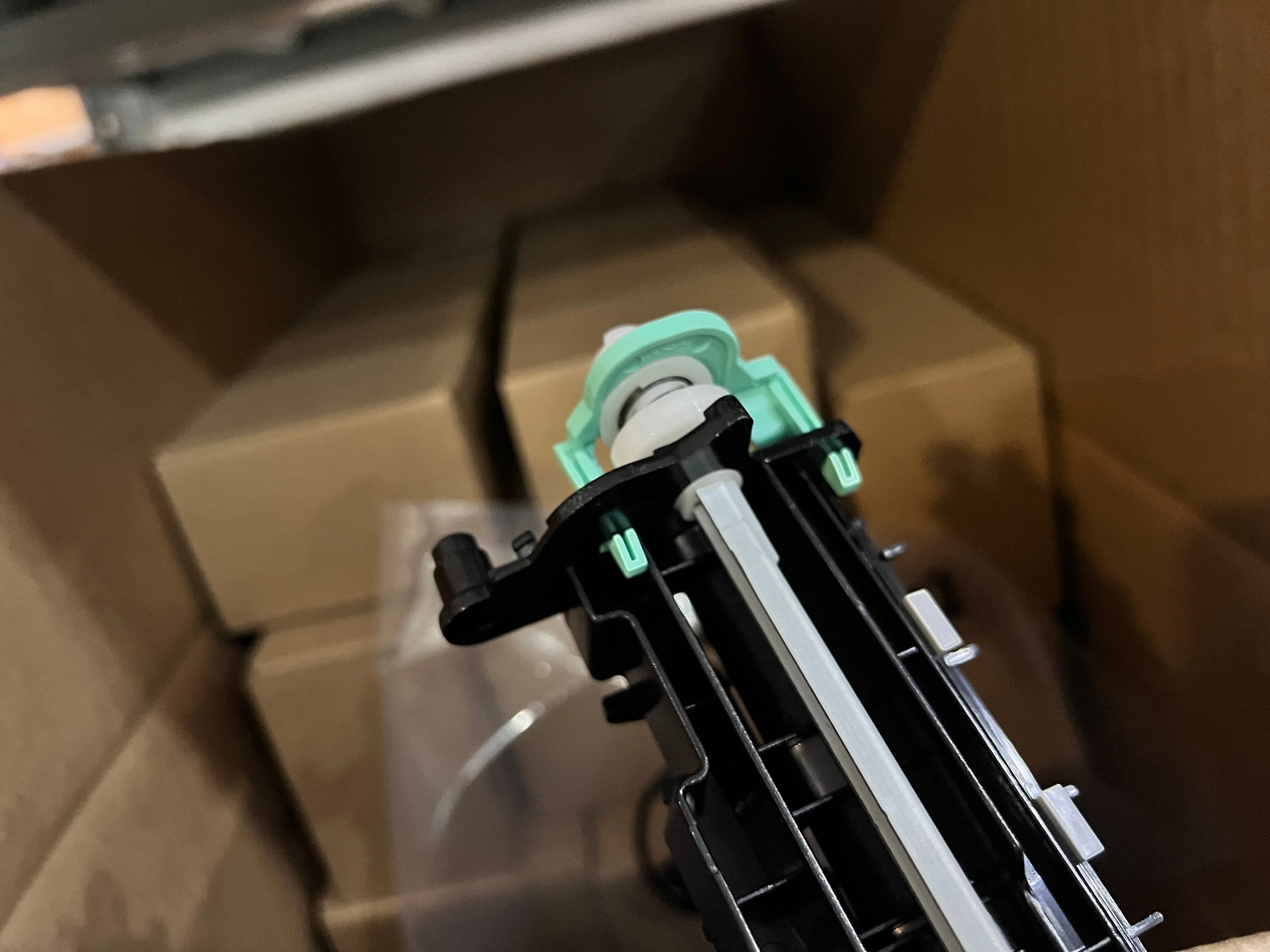 

JC93-00708A Ролик переноса в сборе для HP 150a 150nw 178nw для Samsung CLP-360 CLP-365 CLP-366 CLX-3305 C410W C430W C460FW C480F