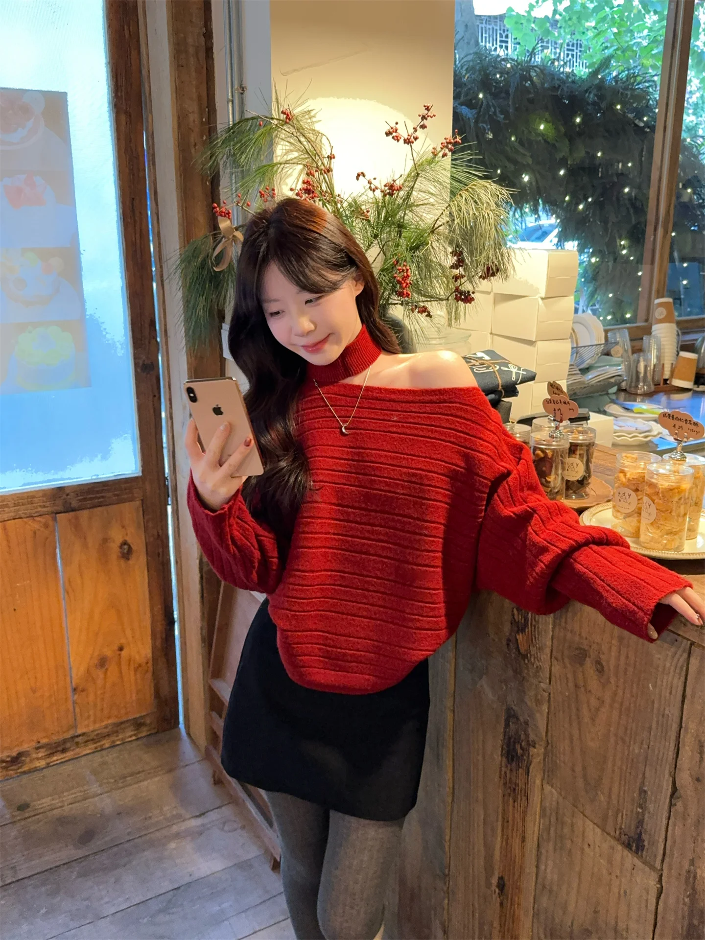 

Retro Red Asymmetrical Shoulder Knitted Sweater Women's Spring Elegant Loose Slimming Top Fashionable Vintage Style Long Sleeve