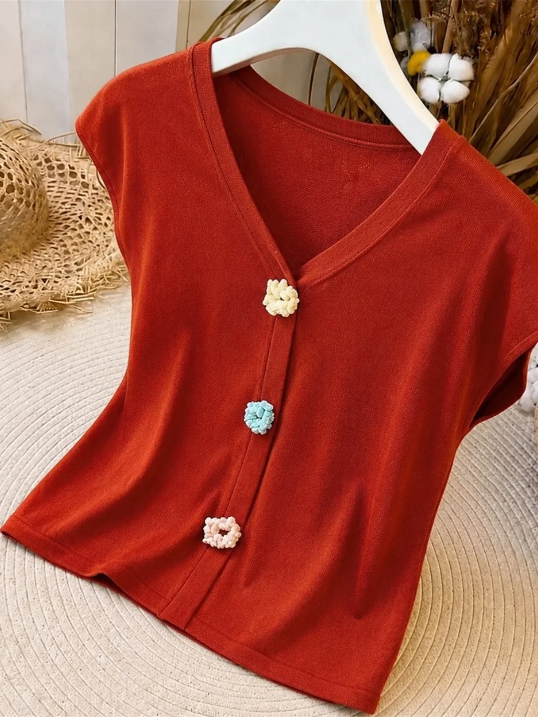 

Korean Style Versatile Cool V-Neck Ice Silk Knitted Top Women's Single Button Design Summer Fashionable Age-Defying Shirt