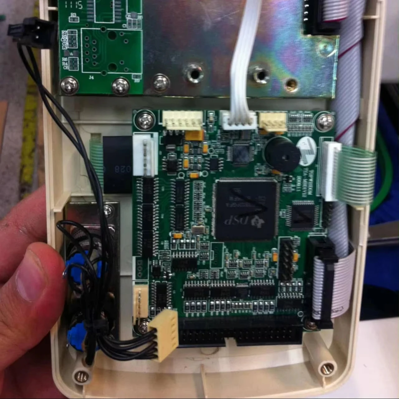 

507 Industrial Embroidery Machine Operation Box with 3.5 Inch TZA-MBD1V12 Motherboard Gear Type Plastic Material 1kg