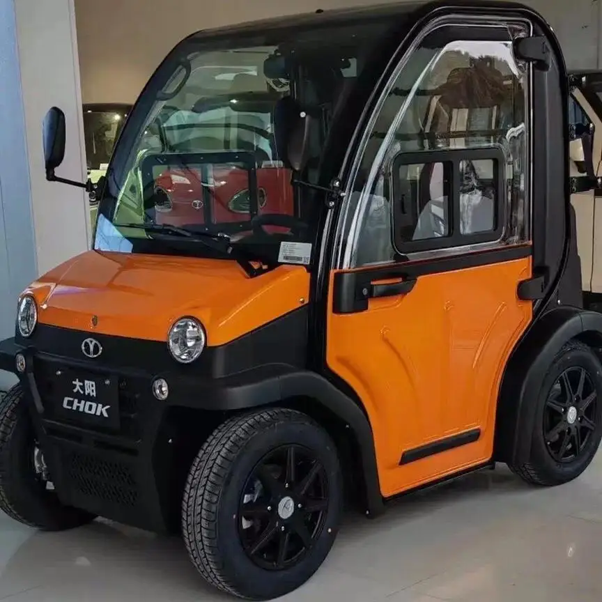 Small commute low-speed transfer to school for the elderly