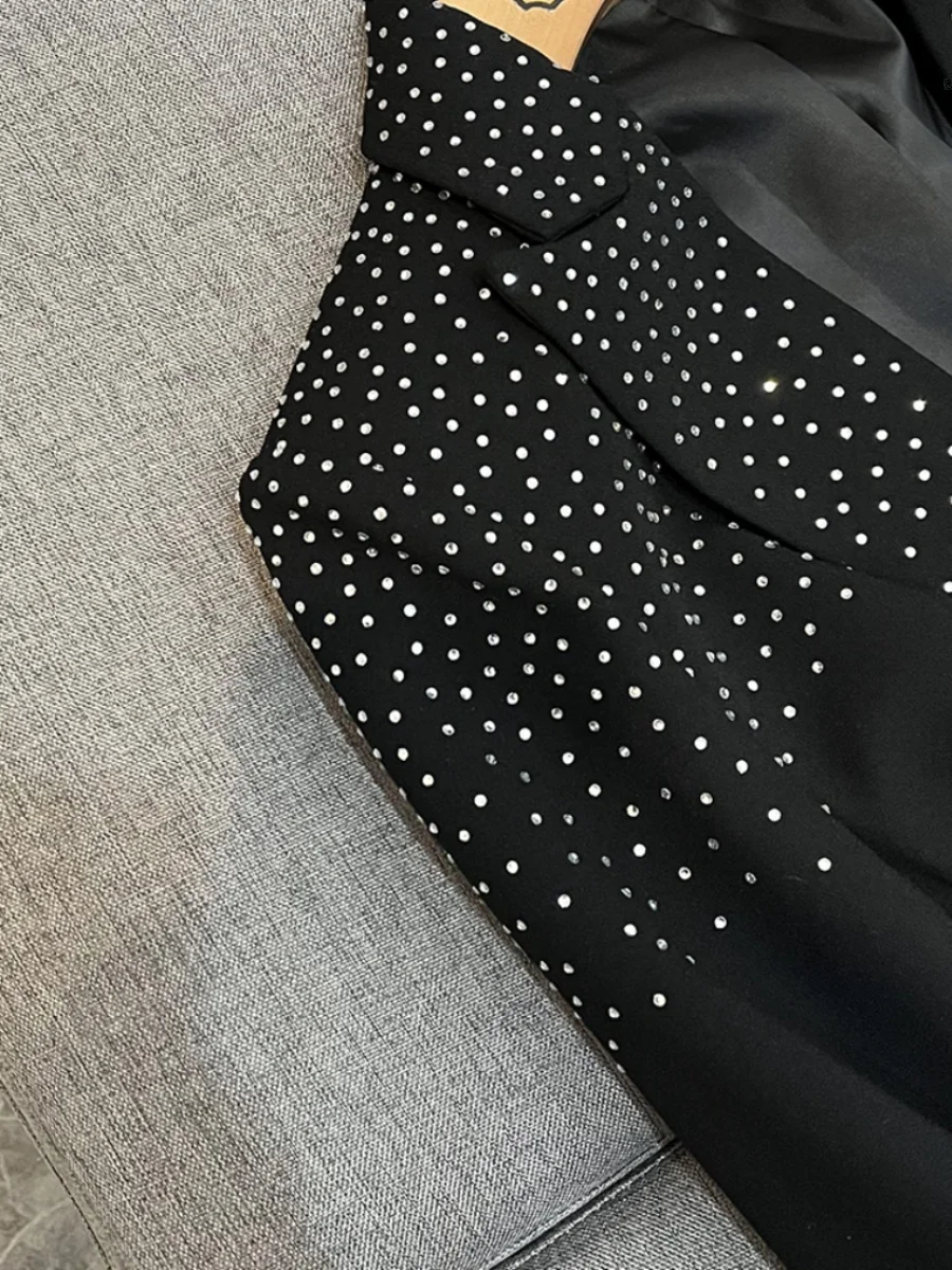 2025 Nuovo Celebri Faionable Abito slim fit con un bottone con strass Jaet e gonna ves Set per abbigliamento da pendolare da donna
