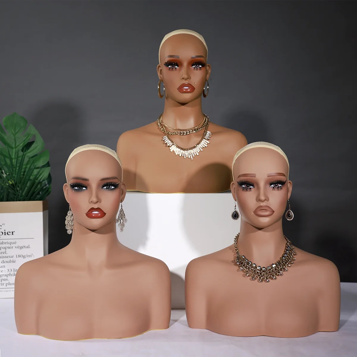 Half-body Mannequin Female Model Head with Double Shoulder, Wig, Accessories and Hat Display Prop, Window Display Mannequin Head