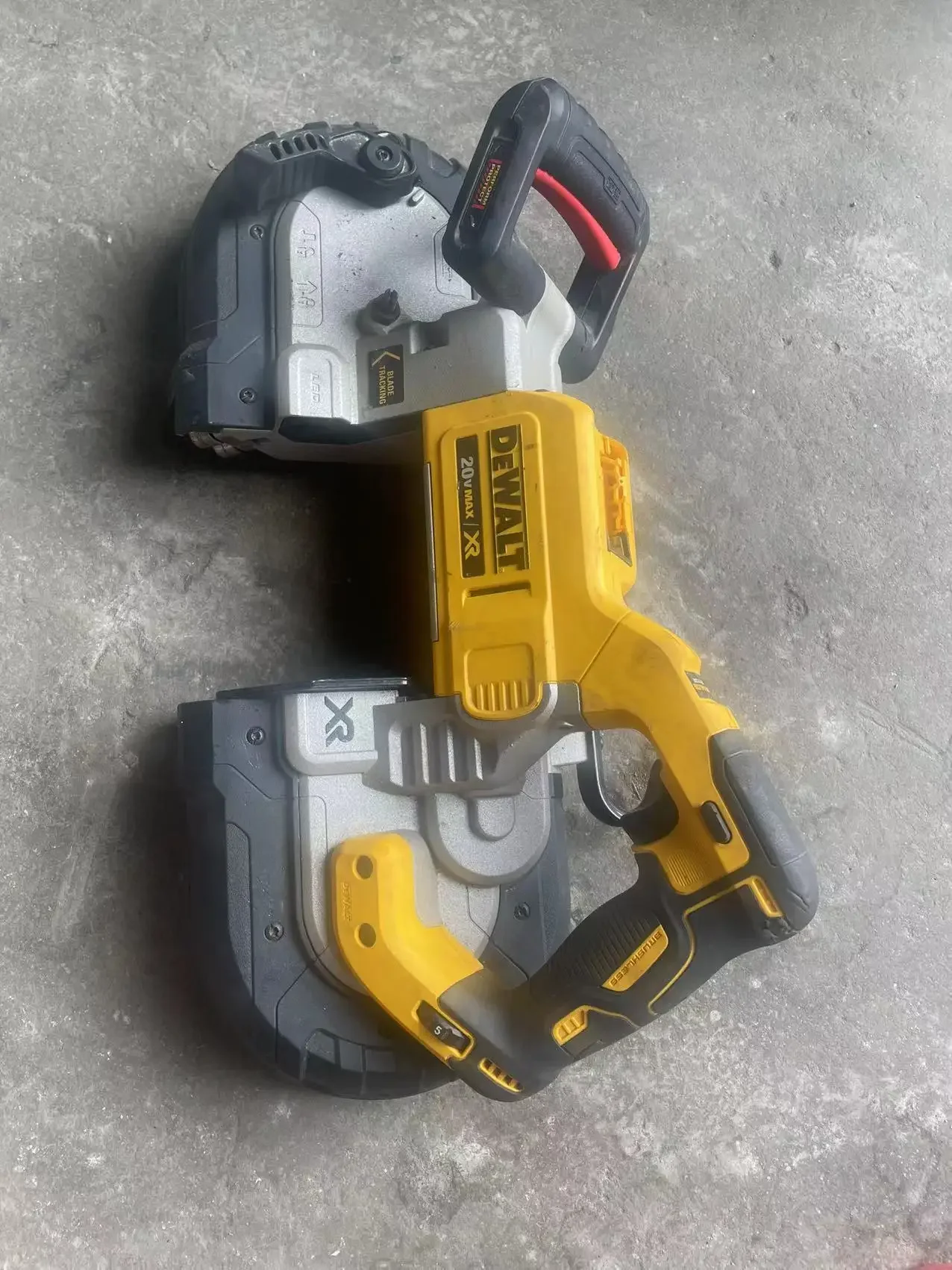 DEWALT DCS374B 20V MAX* 5