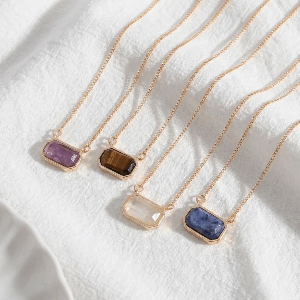 Fashion Natural Stone Raw Gemstone Necklace Handmade Quartz Semi Stone Choker Square Pendant Metal Bezel Square Pendant Yoga