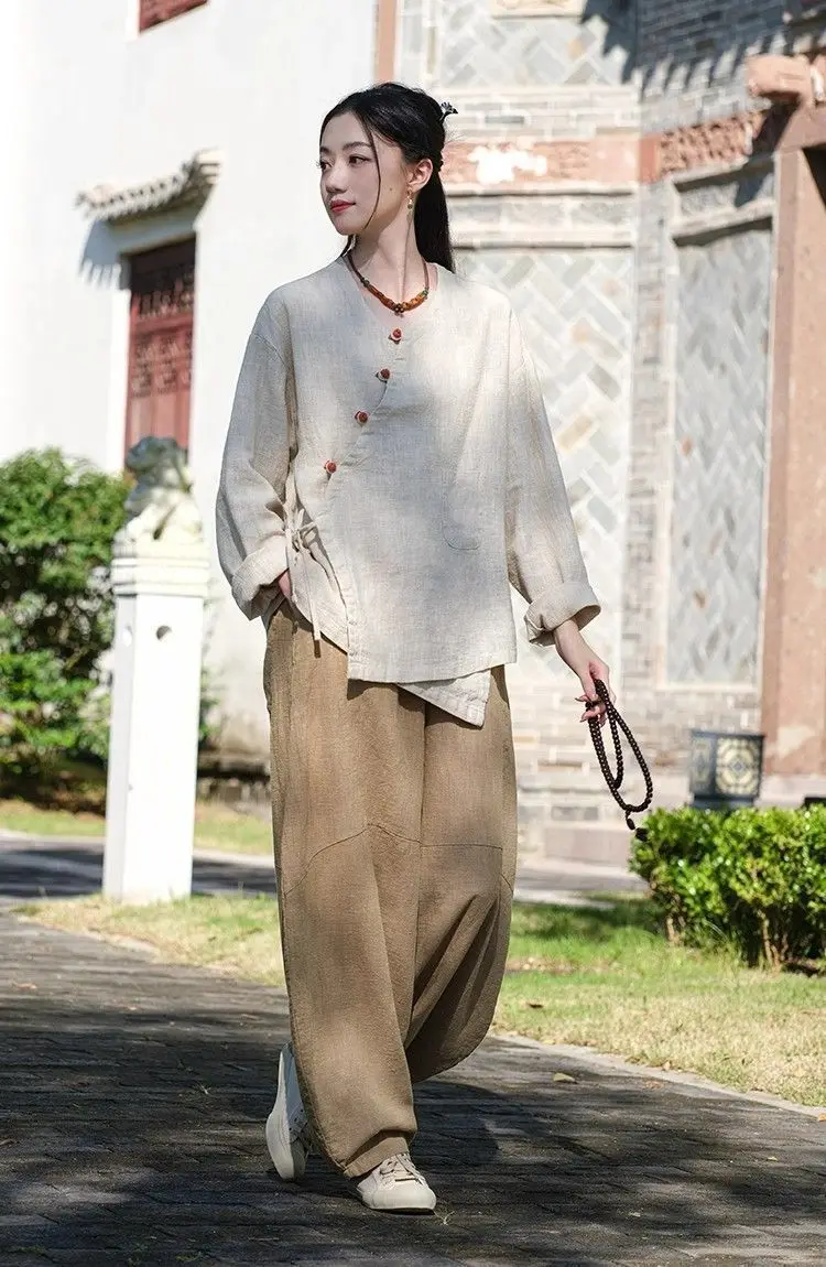Neue chinesische Damenbekleidung: Locker geschnittenes Retro-Hemd mit schrägem Kragen, literarischer Retro-Cardigan aus Baumwolle und Leinen, Zen-Tea-Jacke – Detail 6
