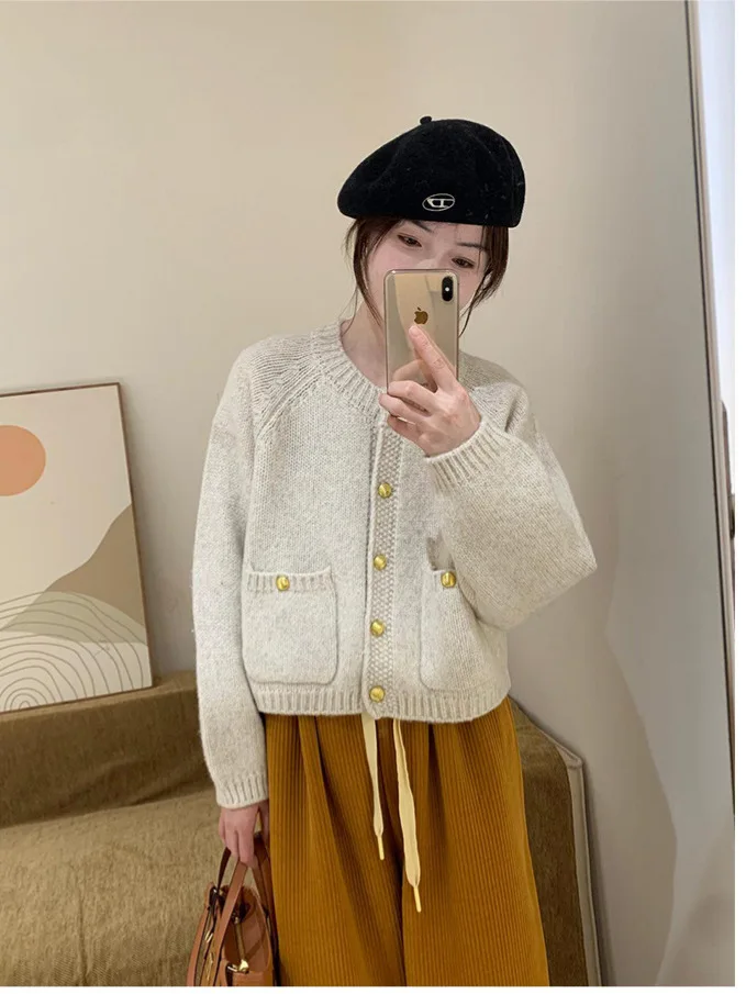 Korean retro wool knitted cardigan women's autumn and winter loose round neck with shoulder sleeves, thick thread sweater jacket