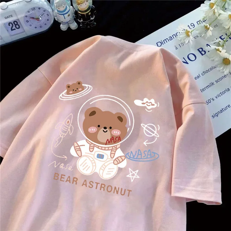 

Летняя японская милая аэрокосмическая футболка с принтом медведя для мужчин и женщин, свободная повседневная футболка, простая, с коротким рукавом, большого размера, универсальная