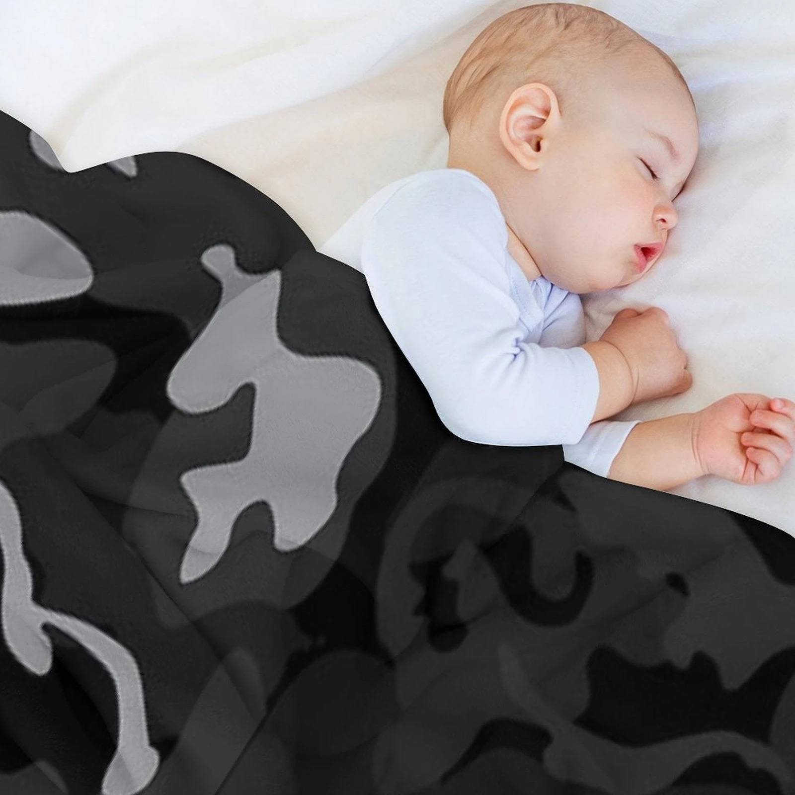 2026 Camouflage Print Flannel Blanket, Bed and Sofa Adornment, Blanket, Camouflage Style, Black Camouflage Mixed Color Blanket