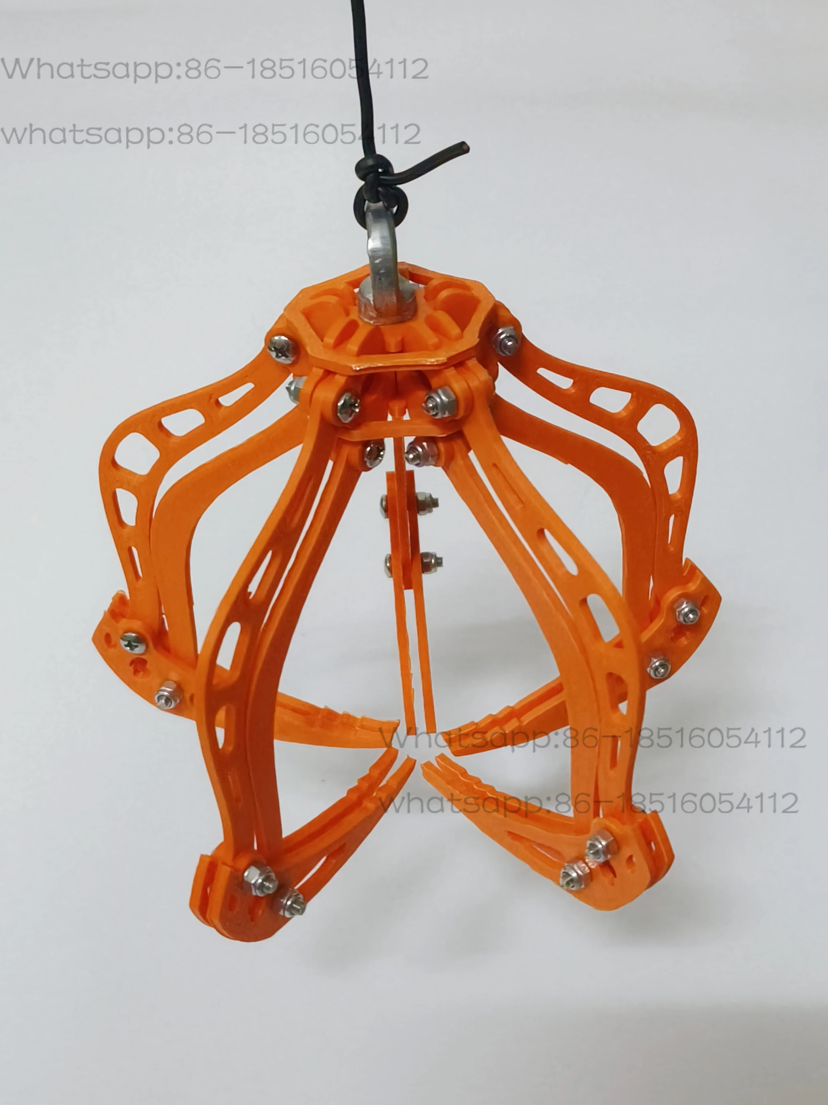 

Quad Drone улучшает механическую куклу с 3D-печатью