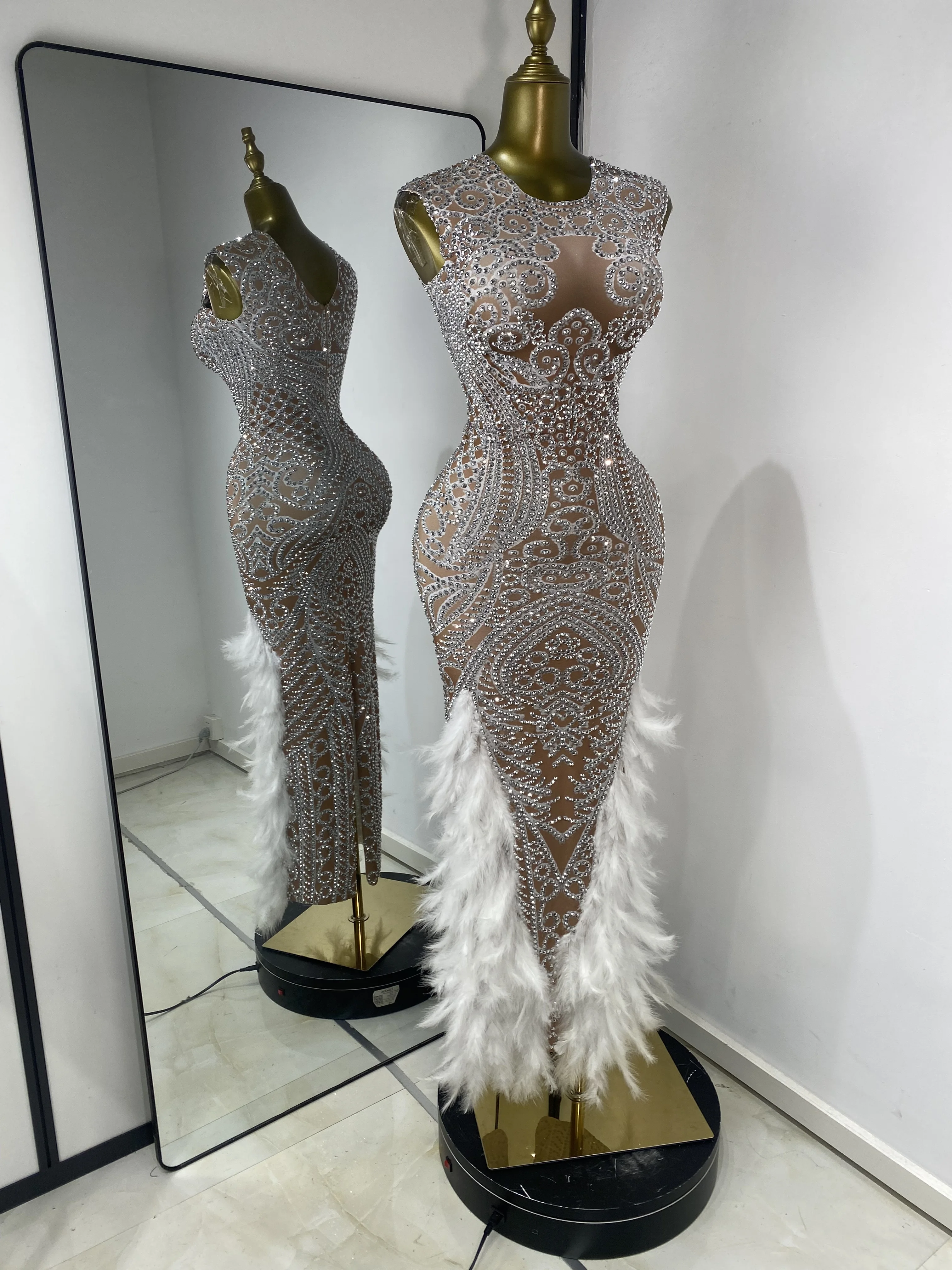 المرأة الفاخرة سباركلي الراين دنة مطبوعة الريش تنحنح فستان عيد ميلاد طويل بريق المشاهير مساء حفلة المدرج العباءات #4