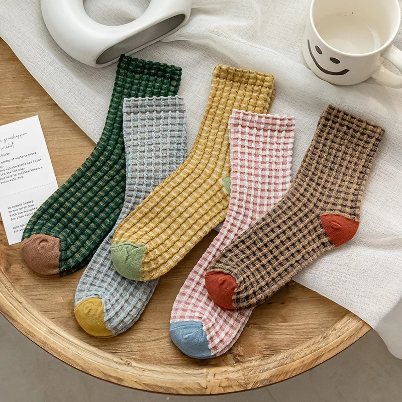 

Autumn and Winter Socks Women Sweet with Small Lattice Tube Casual Socks Literary Retro Breathable Absorbent Cotton Socks