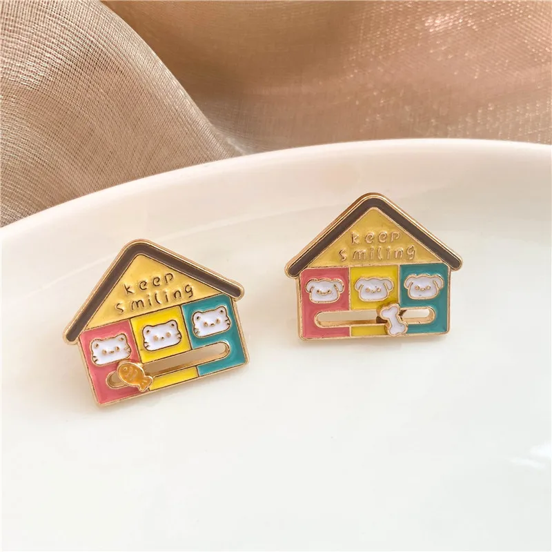 Broche de Esmalte Fofo com Desenho de Gato e Cachorro, Emblema de Lapela com Mensagem 'Keep Smile', Joia e Presente para Festas para Mulheres e Meninas